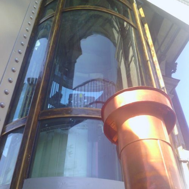 Устройство и остекление одной из шахт лифта Исаакиевского собора